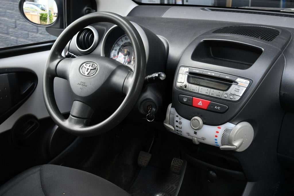 Toyota Aygo 1.0 VVT-i Airco|Elek.Pakket, Voorwielaandrijving, Euro 5, Gebruikt, Zwart