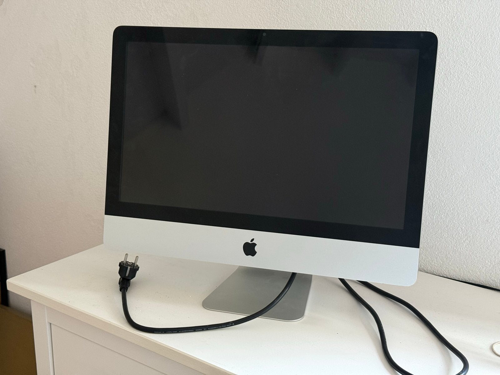 iMac A1311 Mid 2011 21,5 inch - Goede staat, Ophalen, Gebruikt, 2 tot 3 Ghz, IMac