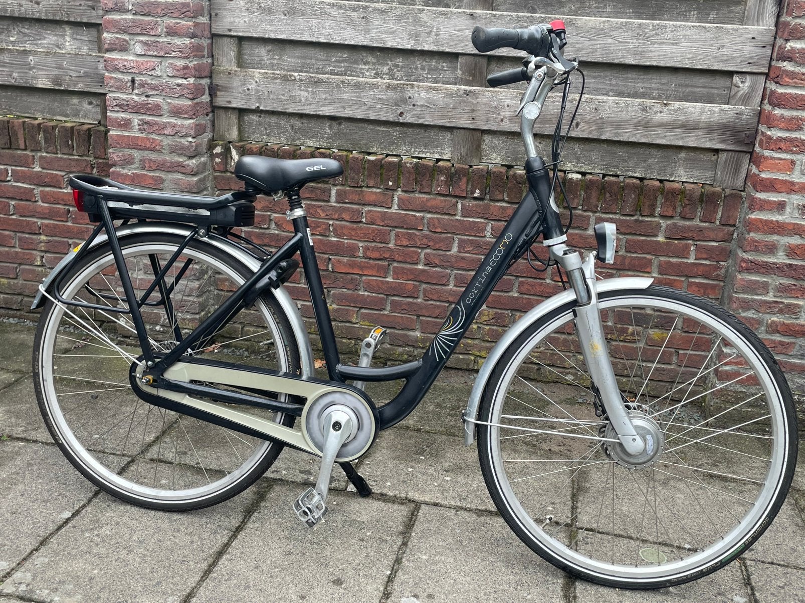 Elektrische Cortina Ecomo 28"50cm 7V - Digital - Accu 50km ., Ophalen, Versnellingen, Zo goed als nieuw, Cortina