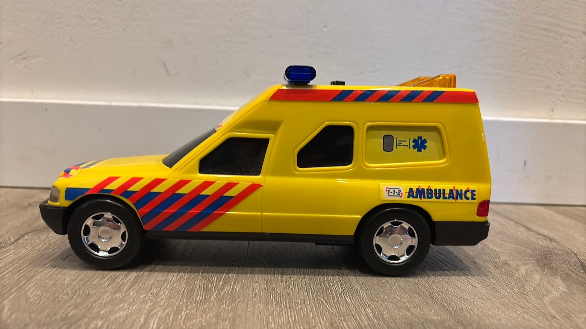 Nederlandse ambulance, Ophalen of Verzenden, Zo goed als nieuw