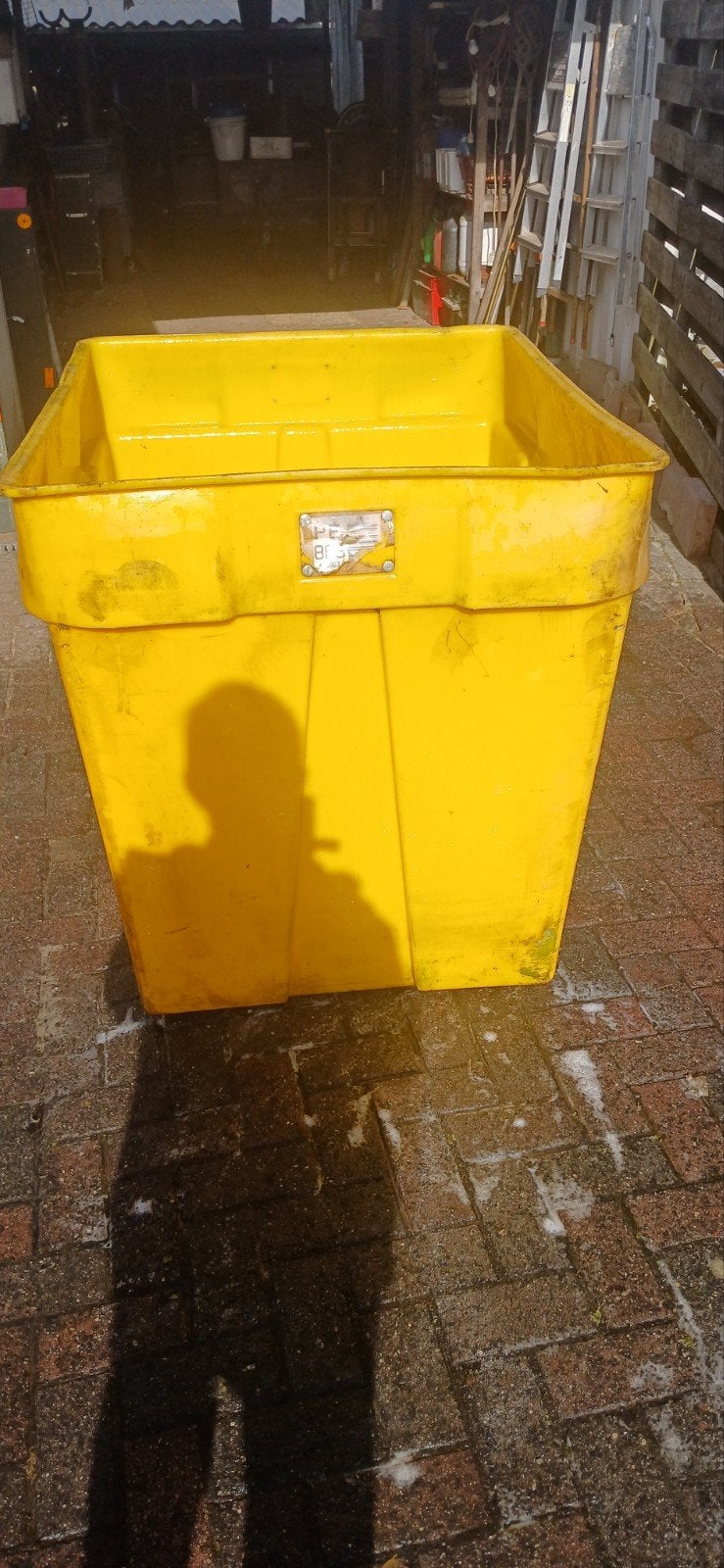grote kunstof bak plusminus 1000 ltr.
afm lxbxh 115x95x100., Ophalen, 100 cm of meer, 60 cm of meer, 50 cm of meer