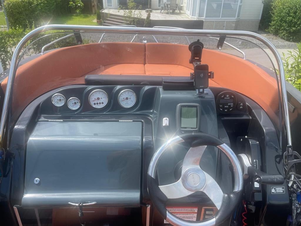 Barracuda 545 - king 550 - 140 PK Consoleboot / speedboot, Ophalen, 50 pk of meer, Tot 6 meter, Polyester