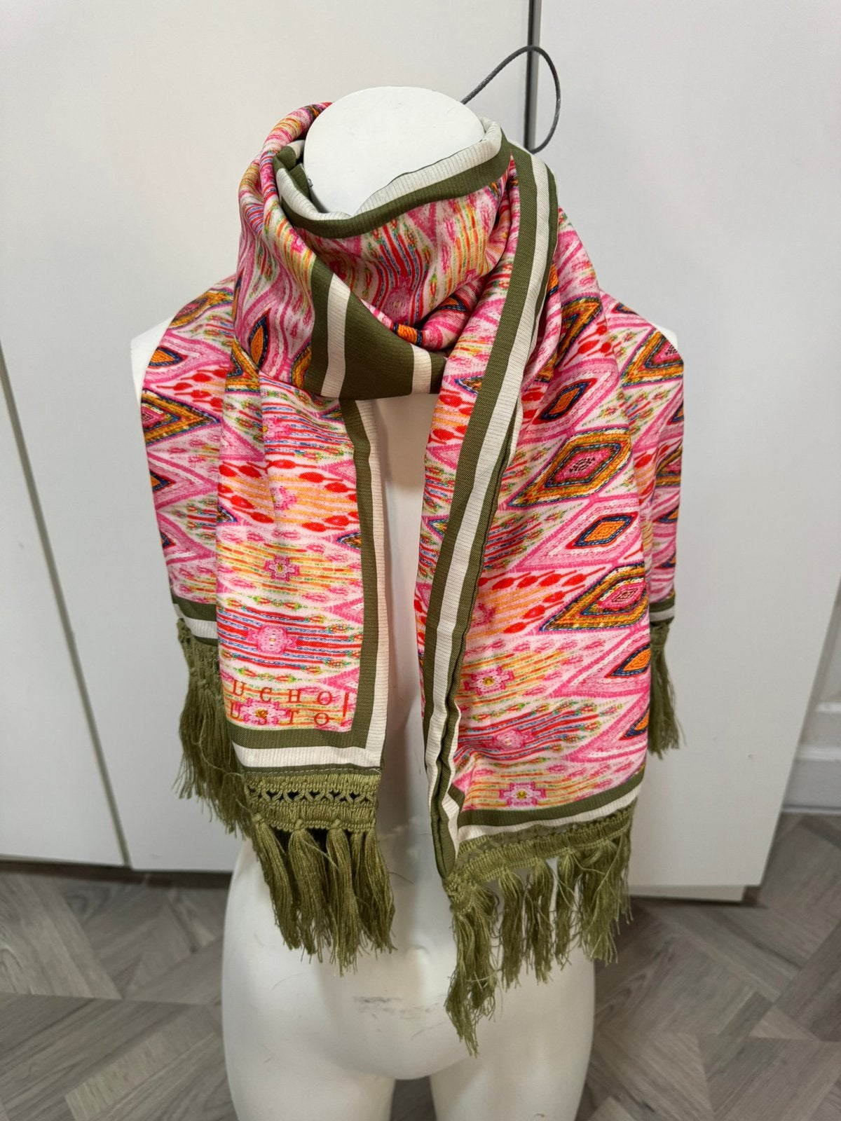 Mucho gusto sjaal, Kleding | Dames, Ophalen of Verzenden, Nieuw, Maat 46/48 (XL) of groter, Sjaal