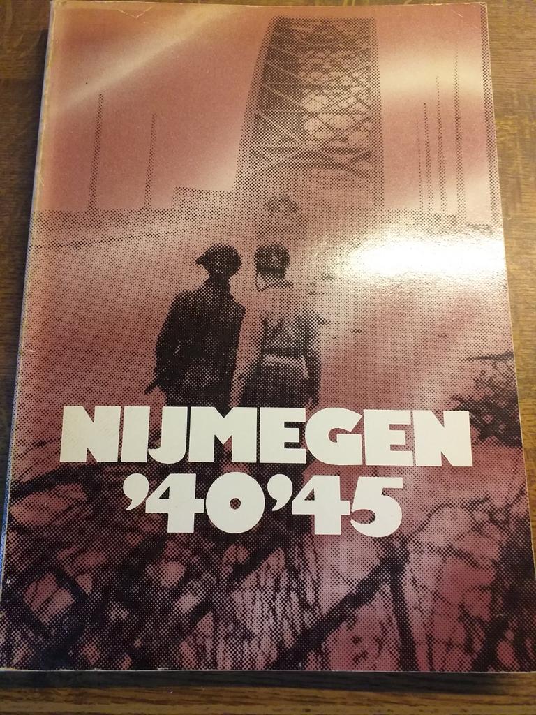 NIJMEGEN. 1940-1945 .2e wereldoorlog., Ophalen of Verzenden, Zo goed als nieuw