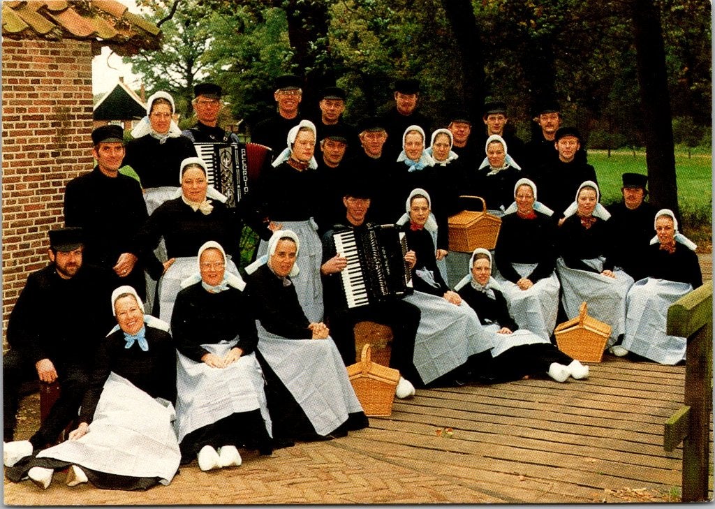 Delden - 3 ansichtkaarten dansgroep De Rappe Klömpkes, Verzamelen, Verzenden, 1960 tot 1980, Ongelopen, Overijssel