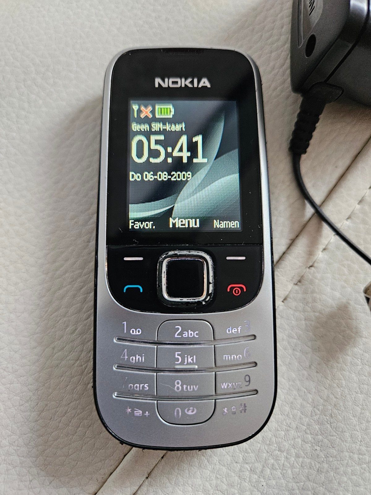 Nokia 2330,simlockvrij,met oplader, €15, Telecommunicatie, Mobiele telefoons | Nokia, Fysiek toetsenbord, 3 tot 6 megapixel, Ophalen of Verzenden