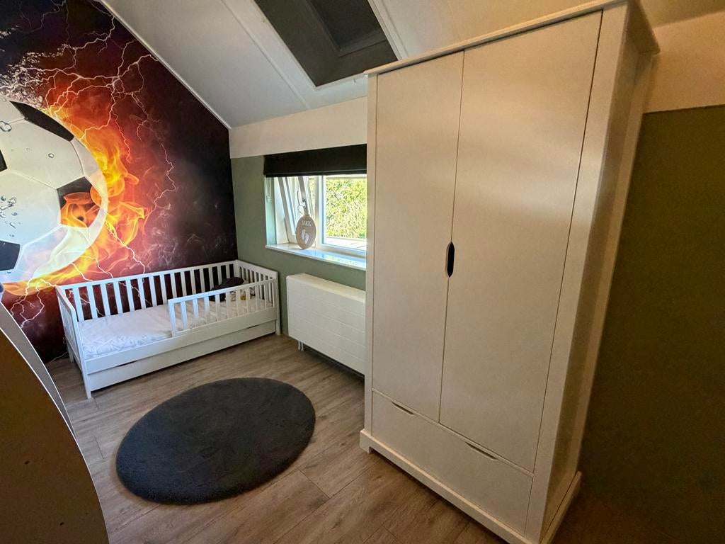 Peuterbed en kast Petit Amelie!, Ophalen, Gebruikt, 70 tot 85 cm, 140 tot 160 cm