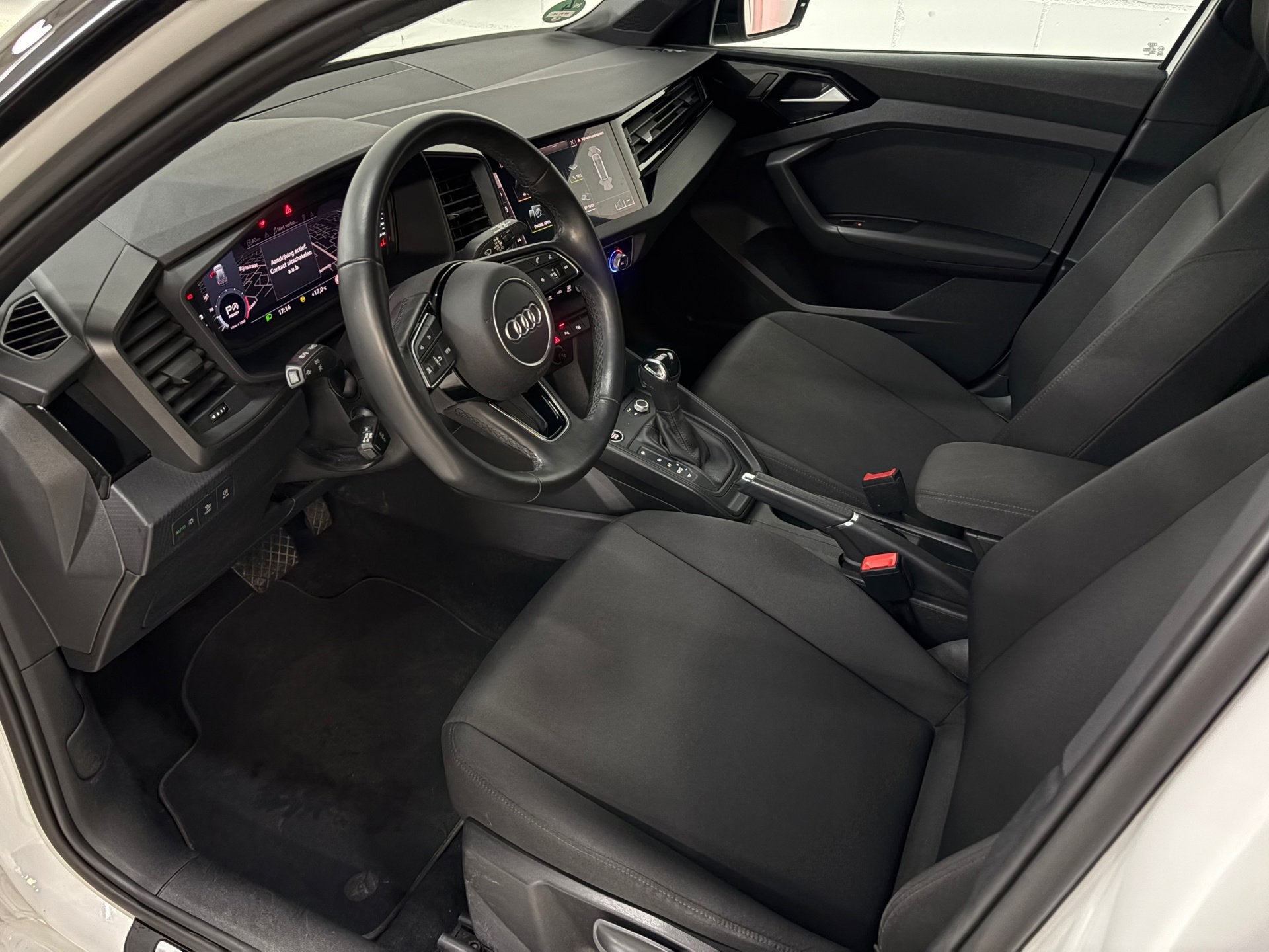 Audi A1 Citycarver 30 TFSI S-Line, Auto's, Audi, Dealer onderhouden, Overige carrosserieën, Wit, Bedrijf