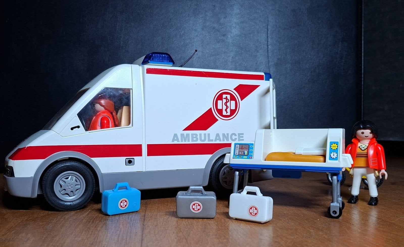 Playmobil Ambulance 4221 met accessoires, Ophalen of Verzenden, Gebruikt, Jongen of Meisje