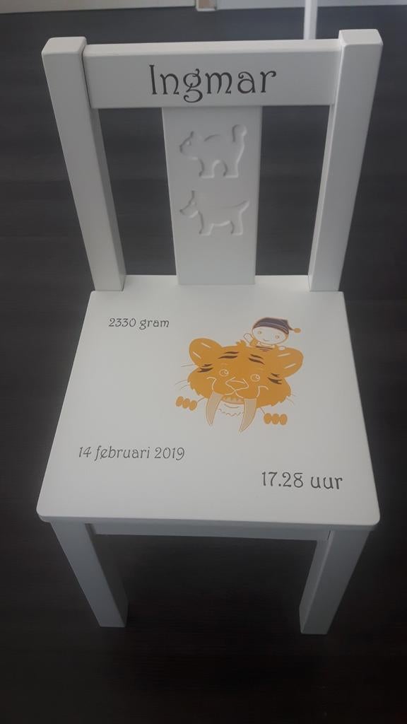 Geboortestoel wit met persoonlijke tekst en afbeelding, Ophalen of Verzenden, Nieuw, Stoel(en)
