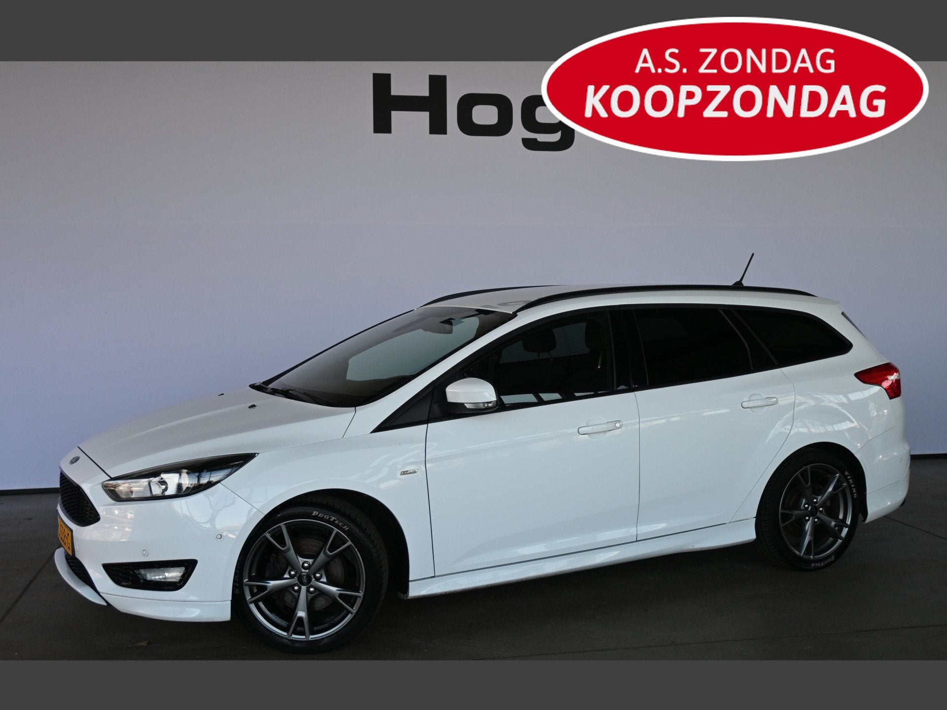 Ford FOCUS Wagon 1.5 ST-Line Clima Navigatie Cruise Control, Stof, 4 cilinders, Wit, Origineel Nederlands