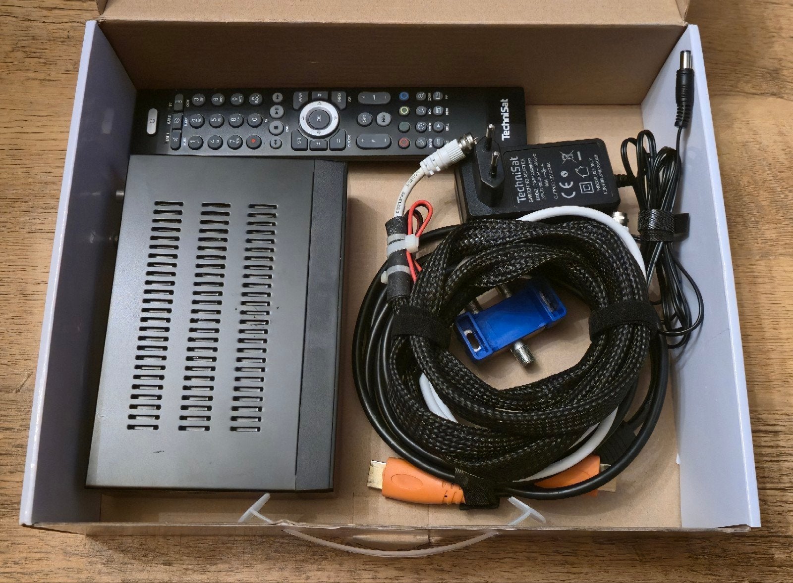 TechniSat Digit S3 HD Digital HD Satellite Receiver.Afstb., Ophalen of Verzenden, Nieuw, Decoder
