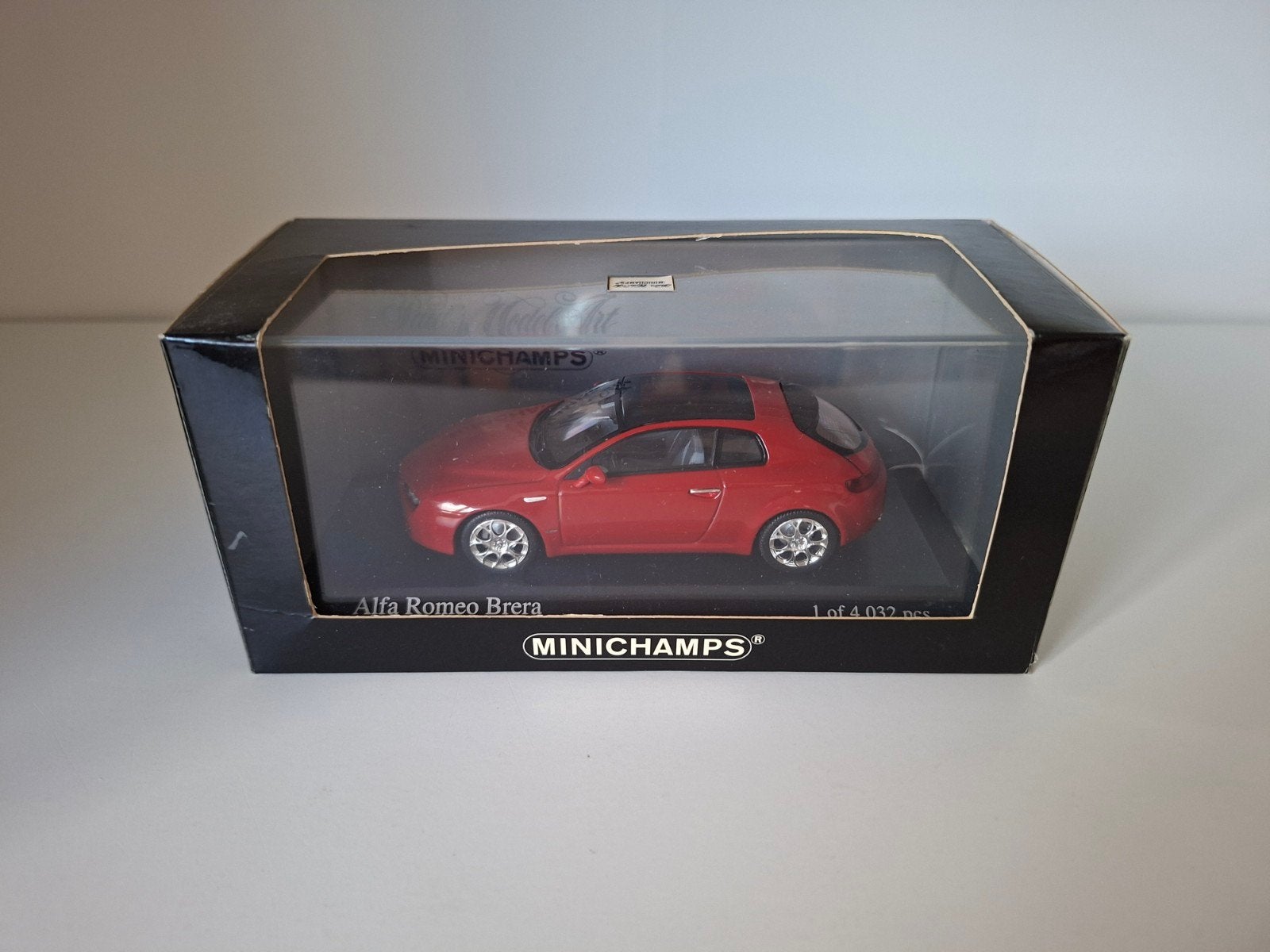 Alfa romeo Brera minichamps, Ophalen of Verzenden, Zo goed als nieuw, Auto, MiniChamps