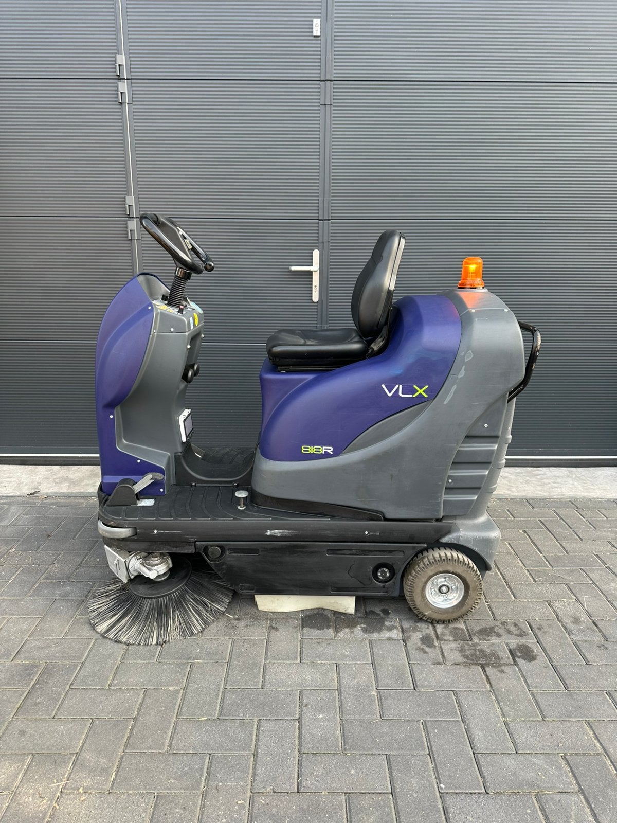 Veegmachine Tennant 818R – Volledig Gereviseerd, Ophalen, Overige typen