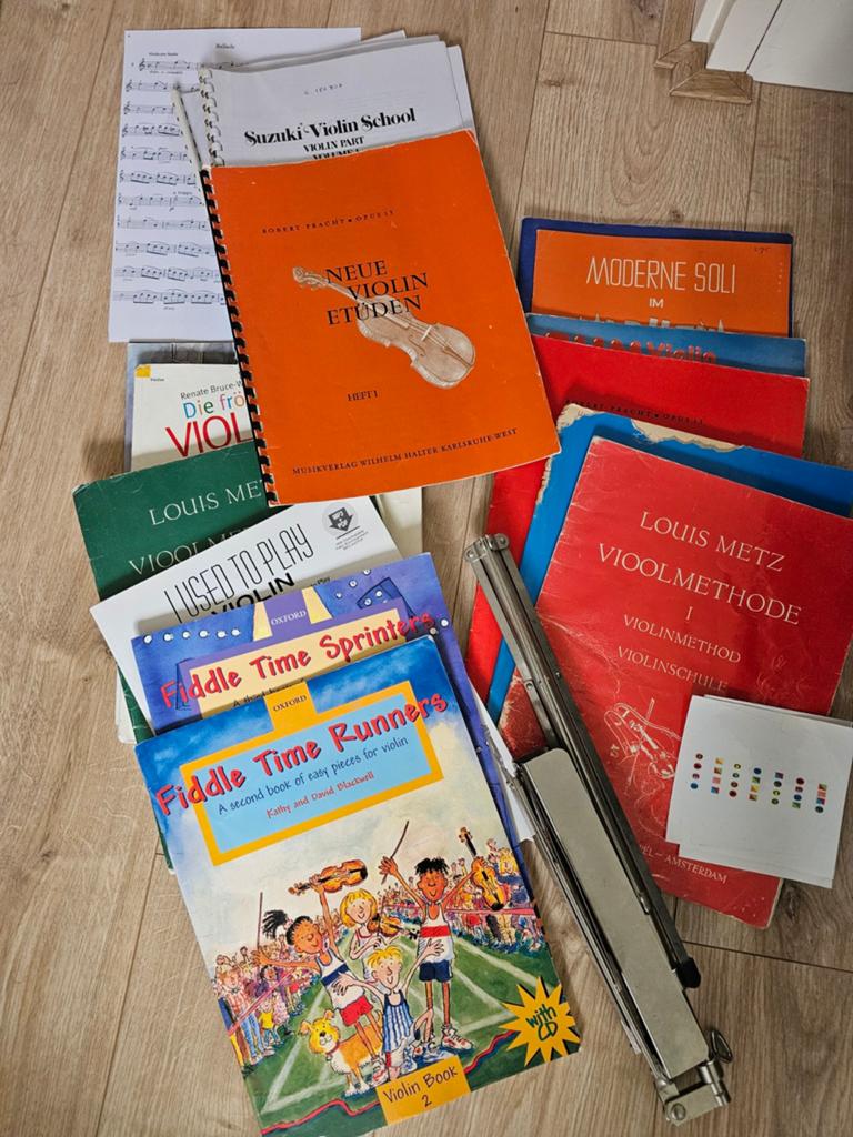 Viool lesboeken en bladmuziekstandaard, Gebruikt, Klassiek, Les of Cursus, Ophalen of Verzenden