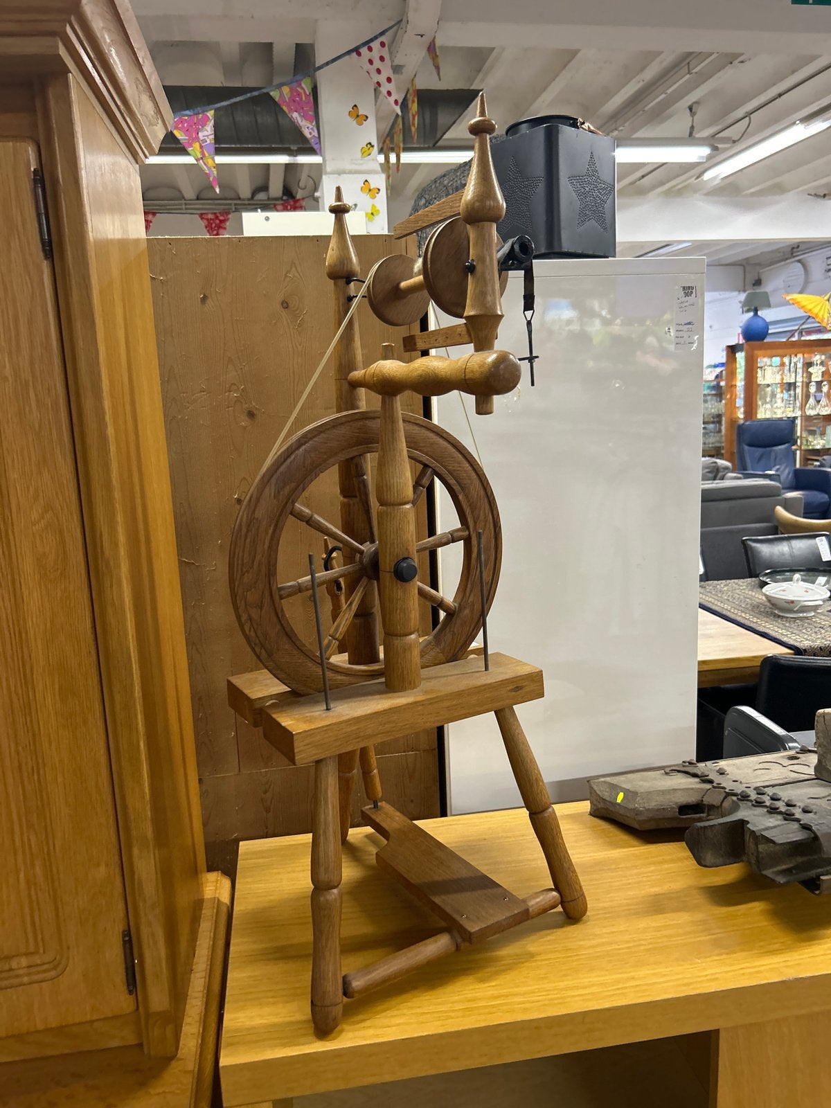 Houten werkend spinnewiel, Hobby en Vrije tijd, Spinnewielen en Spinnen, Ophalen, Gebruikt, Spinnewiel