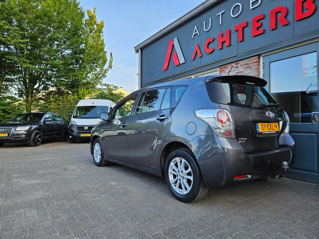 Toyota Verso 1.8 VVT-i Aspiration Automaat! Trekhaak! Camera, 450 kg, Gebruikt, 4 cilinders, 1300 kg