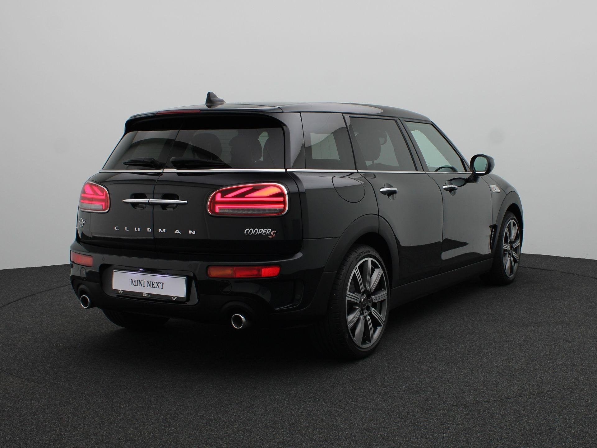 MINI Clubman Cooper S Classic + Achteruitrijcamera + Balance, Gebruikt, Met garantie (alle), Leder en Stof, Zwart