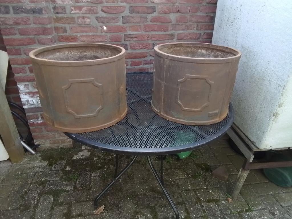 Ijzeren bloempotten., Gebruikt, Rond, Minder dan 40 cm, Metaal