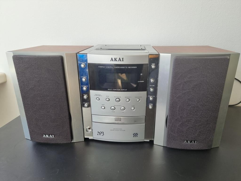 Defecte stereoset AKAI, MP3-aansluiting, Ophalen of Verzenden, Tuner of Radio, Niet werkend