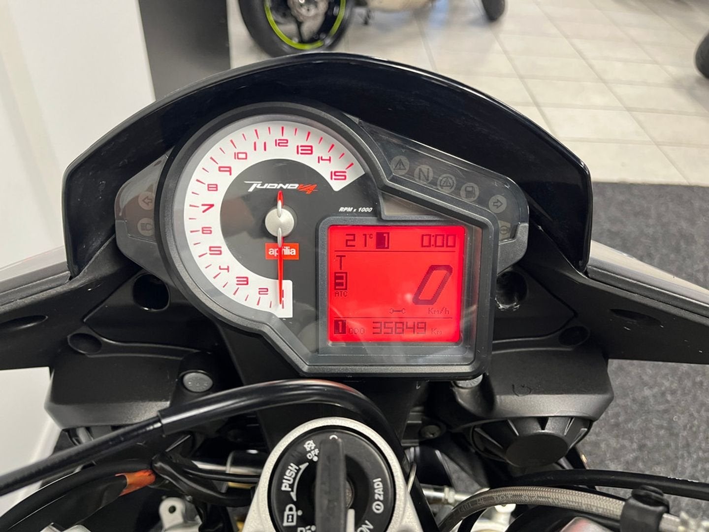 ⭐️⭐Aprilia TUONO V4 R APRC (bj 2011)⭐️⭐, Motorrijbewijs A, Bedrijf, Onbekend, Meer dan 35 kW