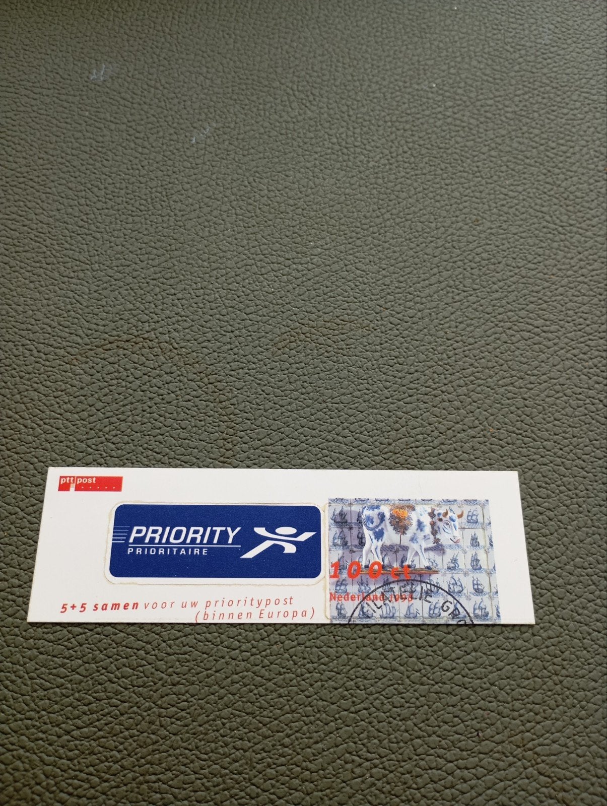 Vintage Priority postzegel PTT Post, Ophalen of Verzenden, Gebruiksvoorwerp