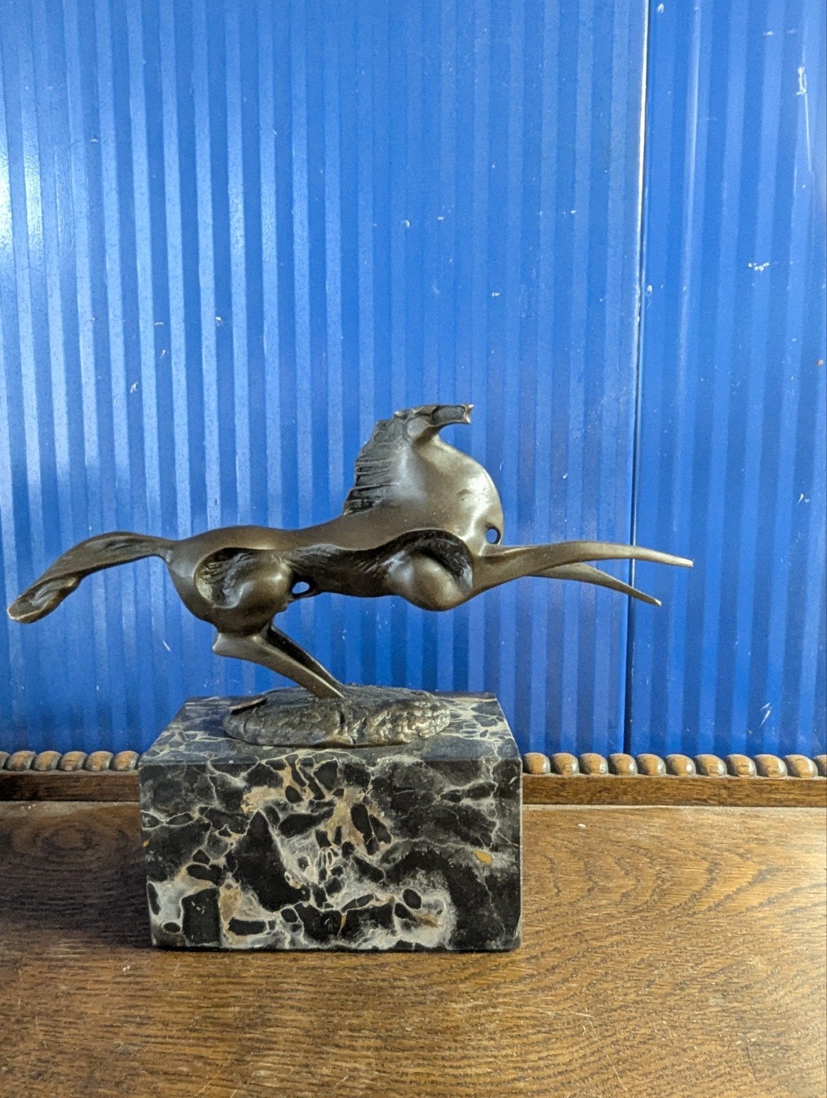 Art Deco bronzen paard op marmeren sokkel, Antiek en Kunst, Art deco, Ophalen of Verzenden, 20 - 50 cm, Beeld