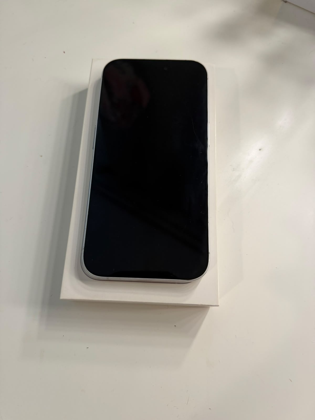 Foto 2 van Iphone 16 white 128GB