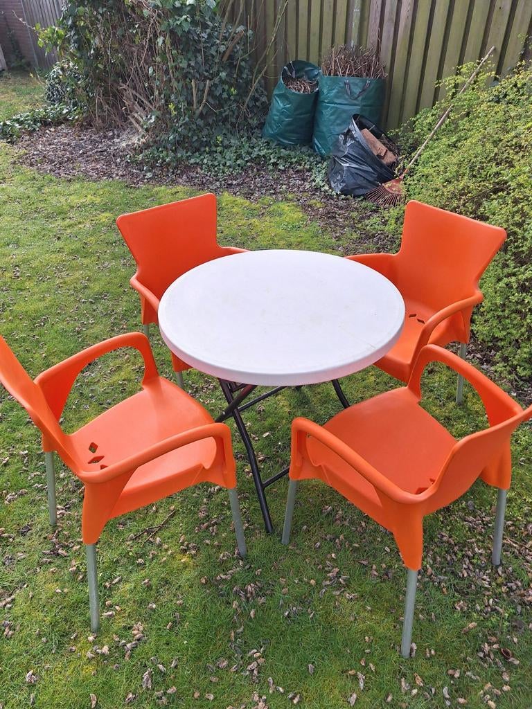 Te koop of huur 80 oranje stoelen en tafels, leuk voor WK!, Tuin en Terras, Tuinsets en Loungesets, Zo goed als nieuw, Tuinset