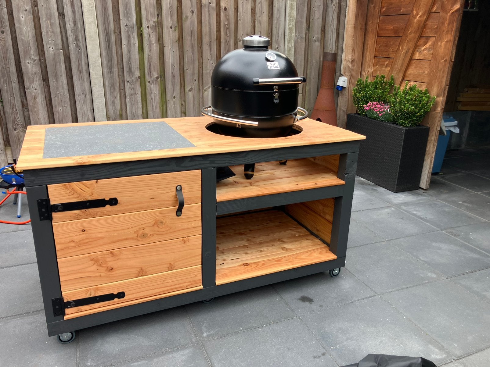 Nieuwe buitenkeuken met bbq, Ophalen, Nieuw, Houtskool
