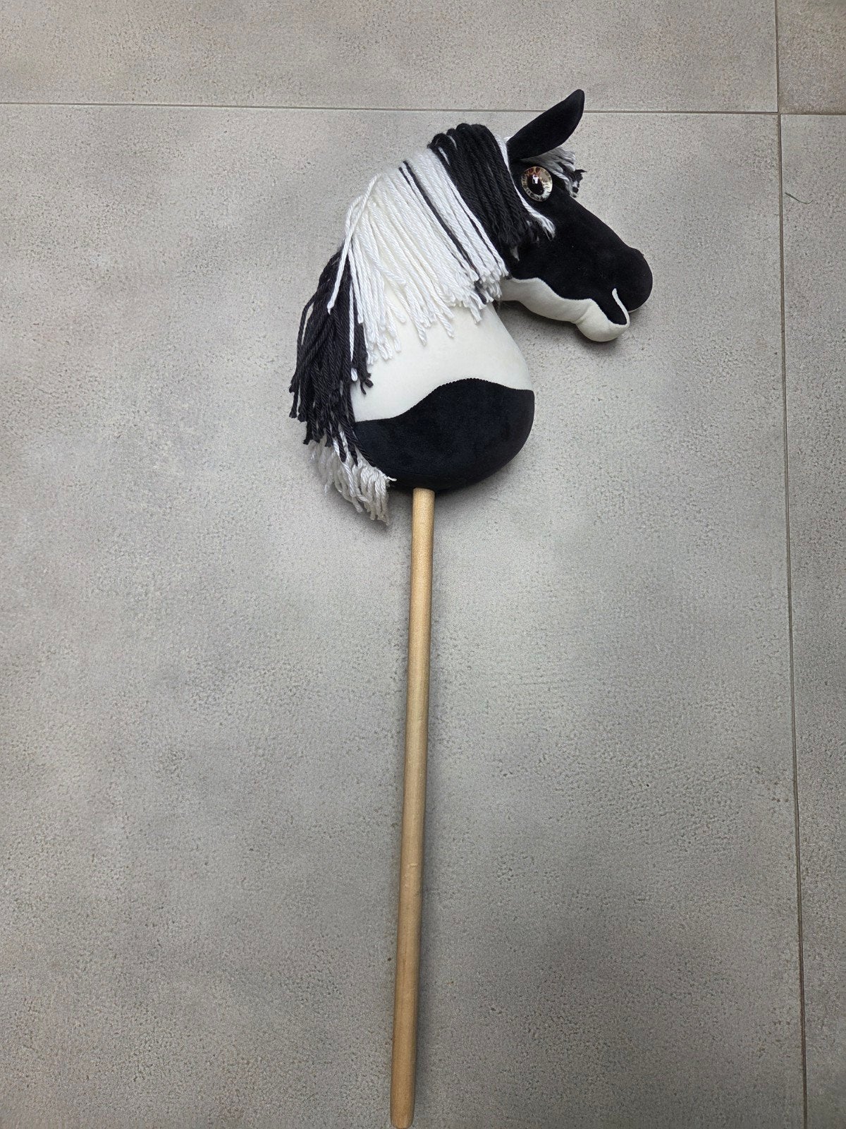 Hobbyhorse / Stokpaardje zwart-wit, Ophalen