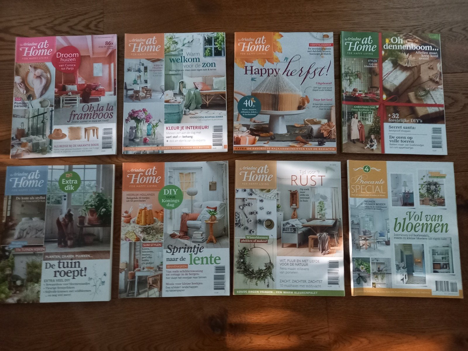 8 x Ariadne at Home tijdschriften, Ophalen, Gelezen