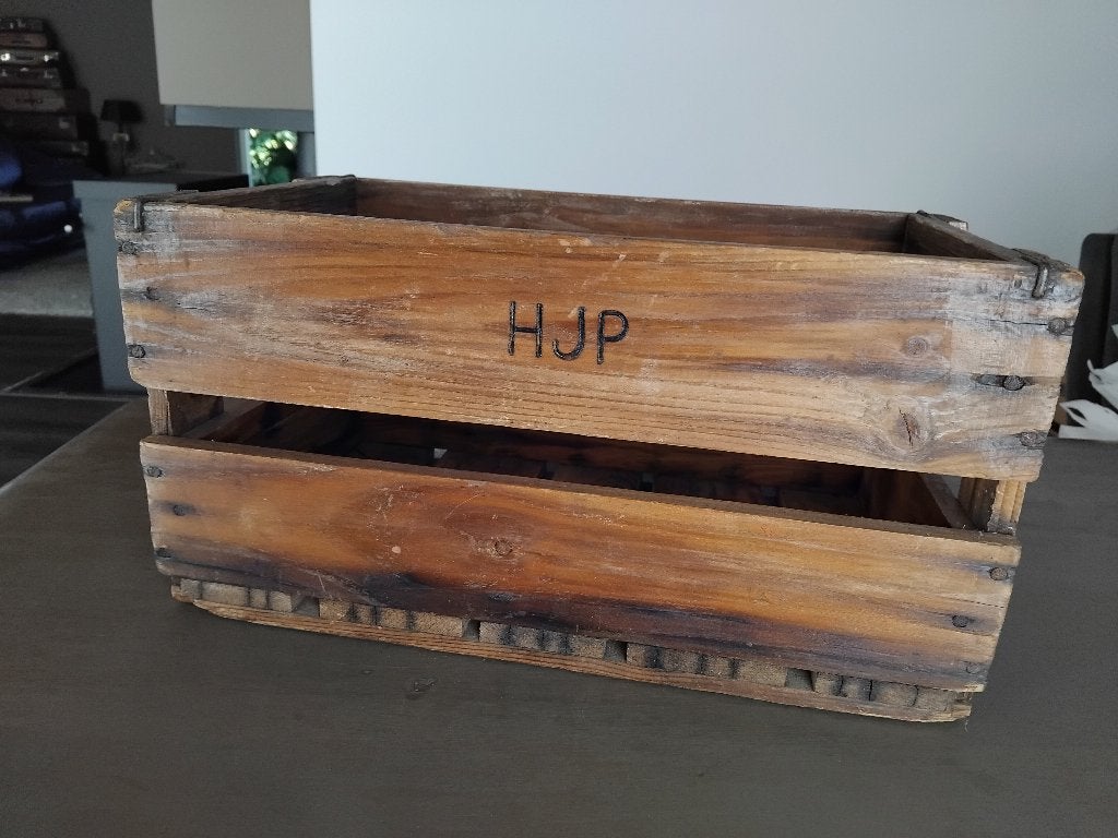 AUTHENTIEK HOUTEN KRAT tekst HJP 40X23X21CM JR60 STAAT MOOI, Antiek en Kunst, Ophalen