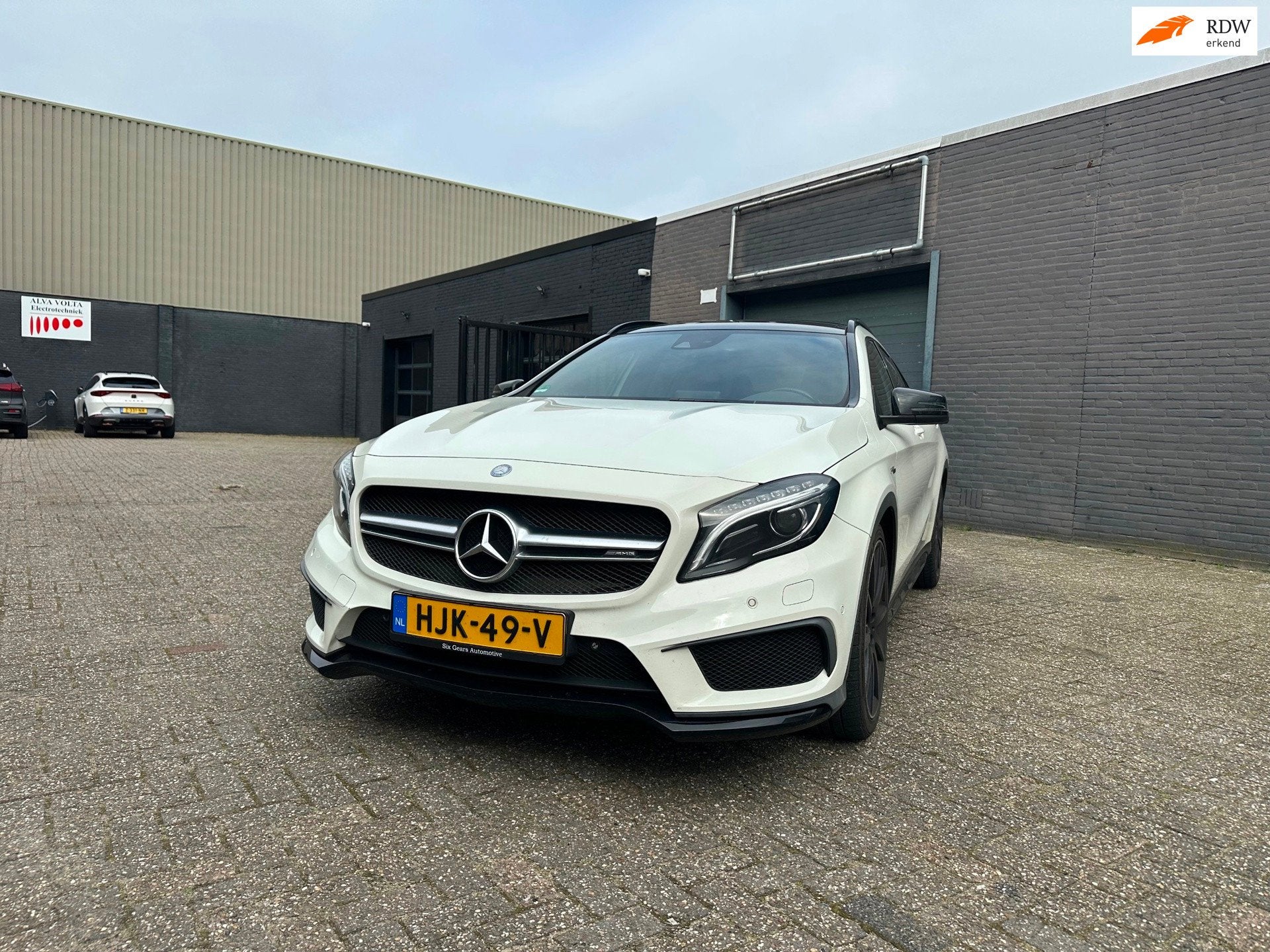 Mercedes-Benz GLA-klasse AMG 45 4MATIC Premium Clima Navi Pa, Auto's, Automaat, Dealer onderhouden, Automatische klimaatregeling