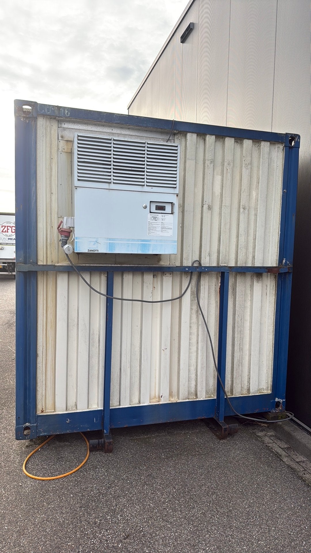 Koelcel container, Ophalen, Koelen en Vriezen