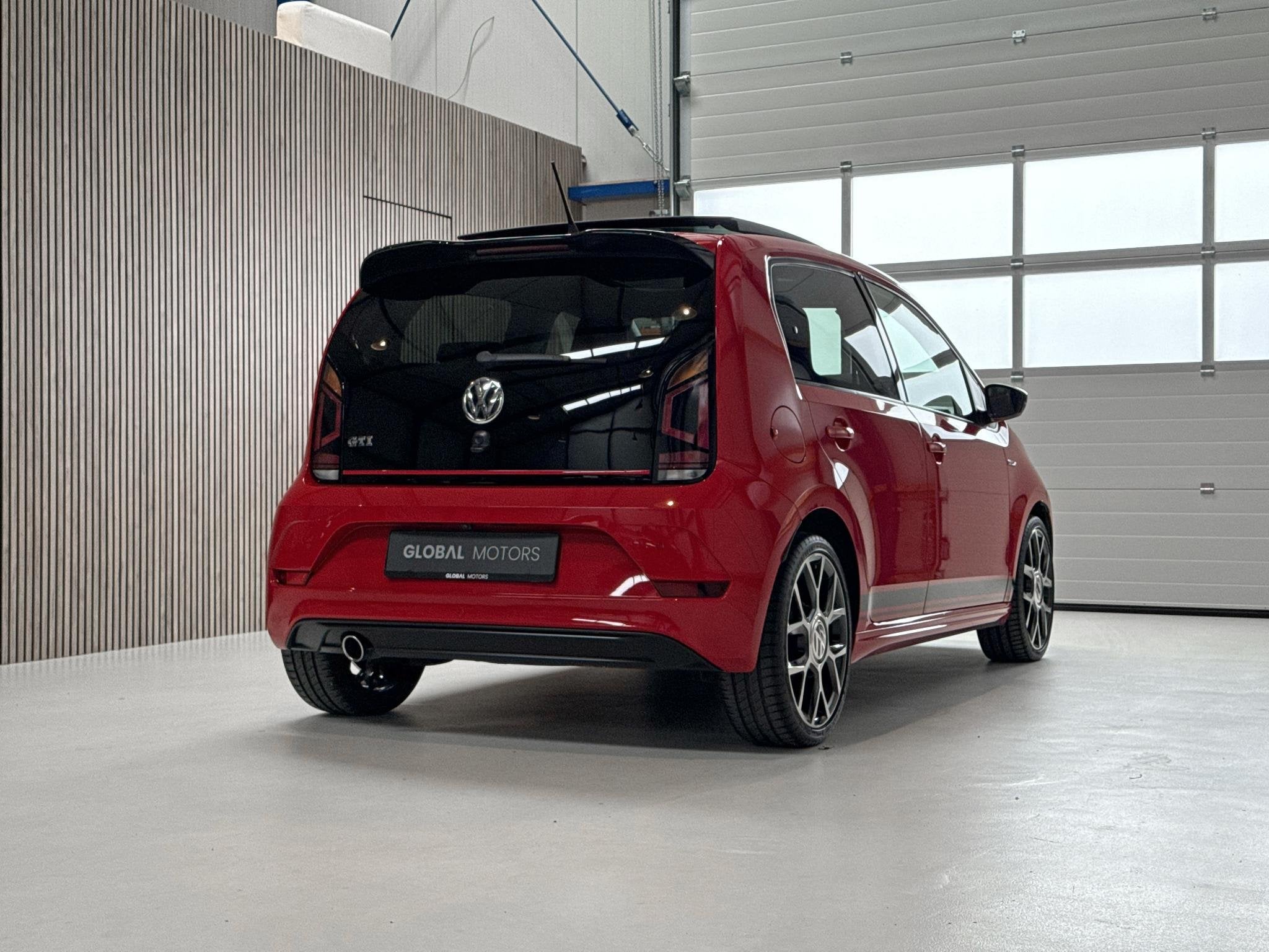 Volkswagen Up! 1.0 TSI GTI - 1 EIGENAAR - PANORAMADAK - STOE, Auto's, Volkswagen, 970 kg, Stof, Gebruikt, 4 stoelen