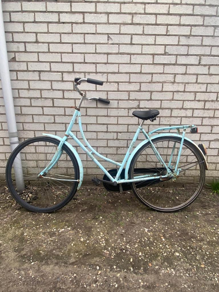 Blauwe oma fiets, Fietsen en Brommers, Fietsen | Dames | Omafietsen, Ophalen, Gebruikt, Terugtraprem