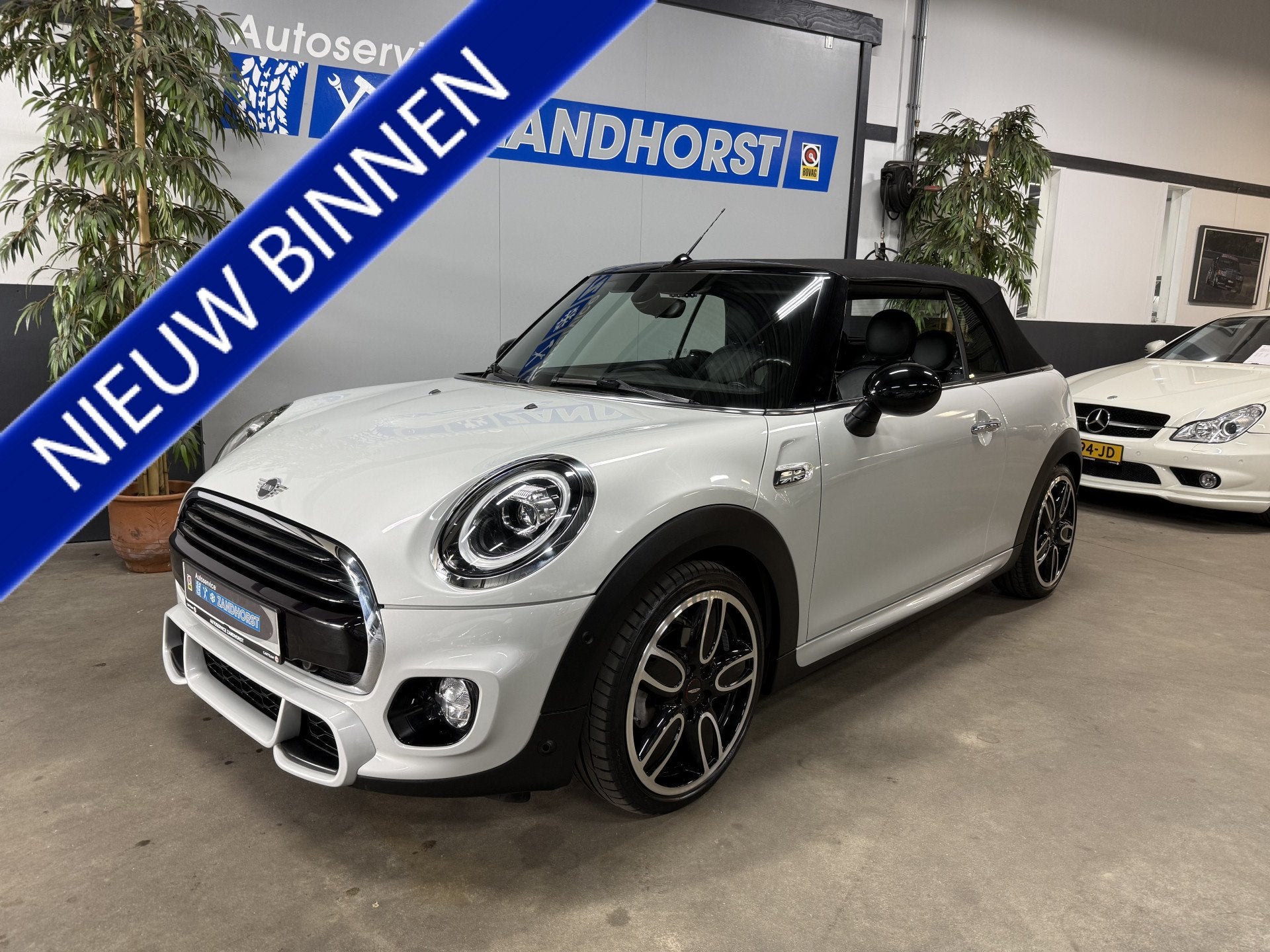 MINI Cabrio 1.5 Cooper Salt // Leer // Mini Yours // JCW!, Auto's, Automatische klimaatregeling, 136 pk, Gebruikt, Euro 6