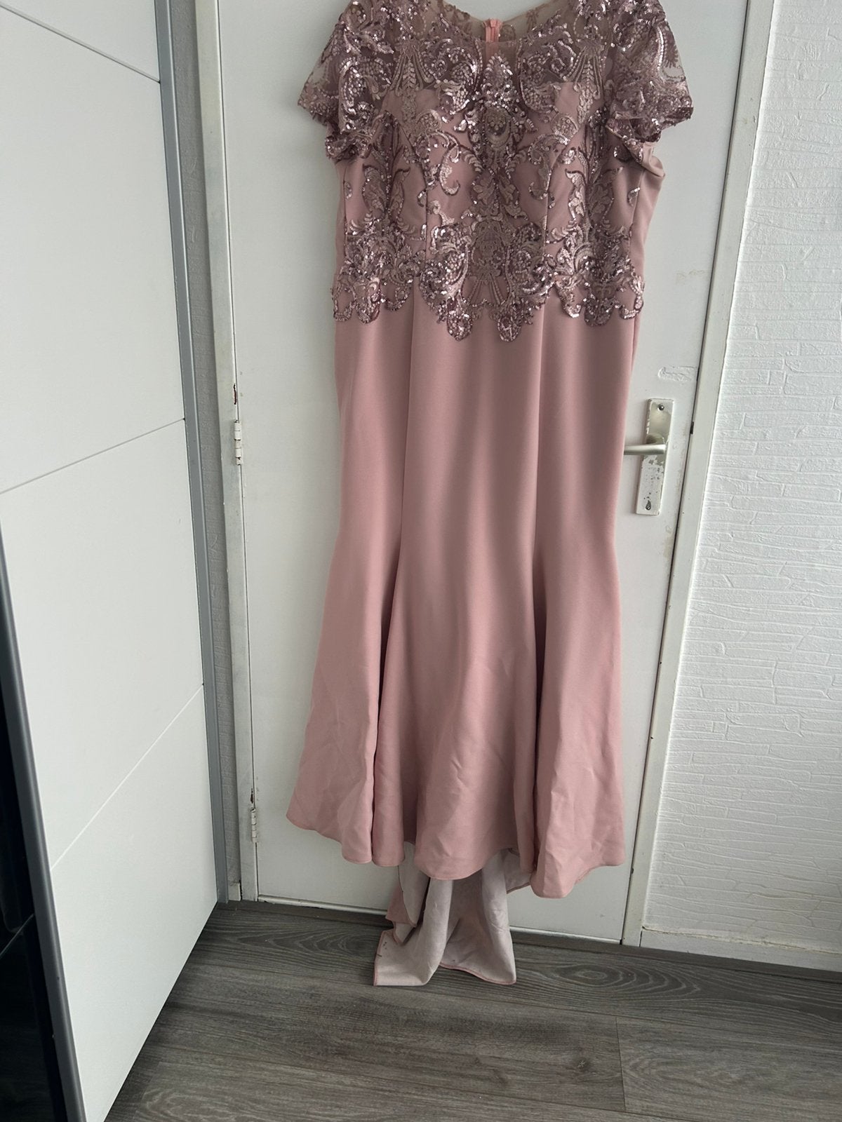 Mooi gala jurk, Maat 46/48 (XL) of groter, Ophalen of Verzenden, Zo goed als nieuw, Roze