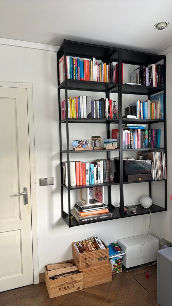 Ikea Boekenrek Metaal - Stijlvol en Stevig, Ophalen, Met plank(en), 50 tot 100 cm, Zo goed als nieuw