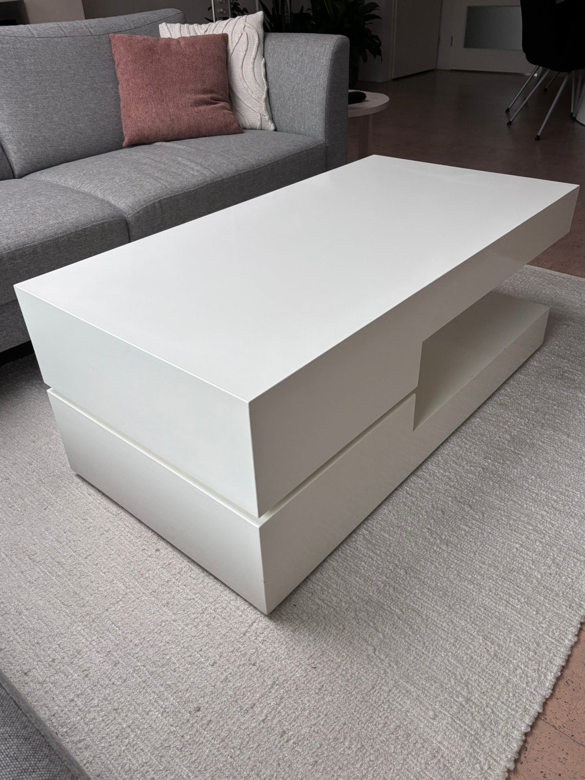 Moderne hoogglans salontafel, Ophalen, Gebruikt, 100 tot 150 cm, 50 tot 100 cm