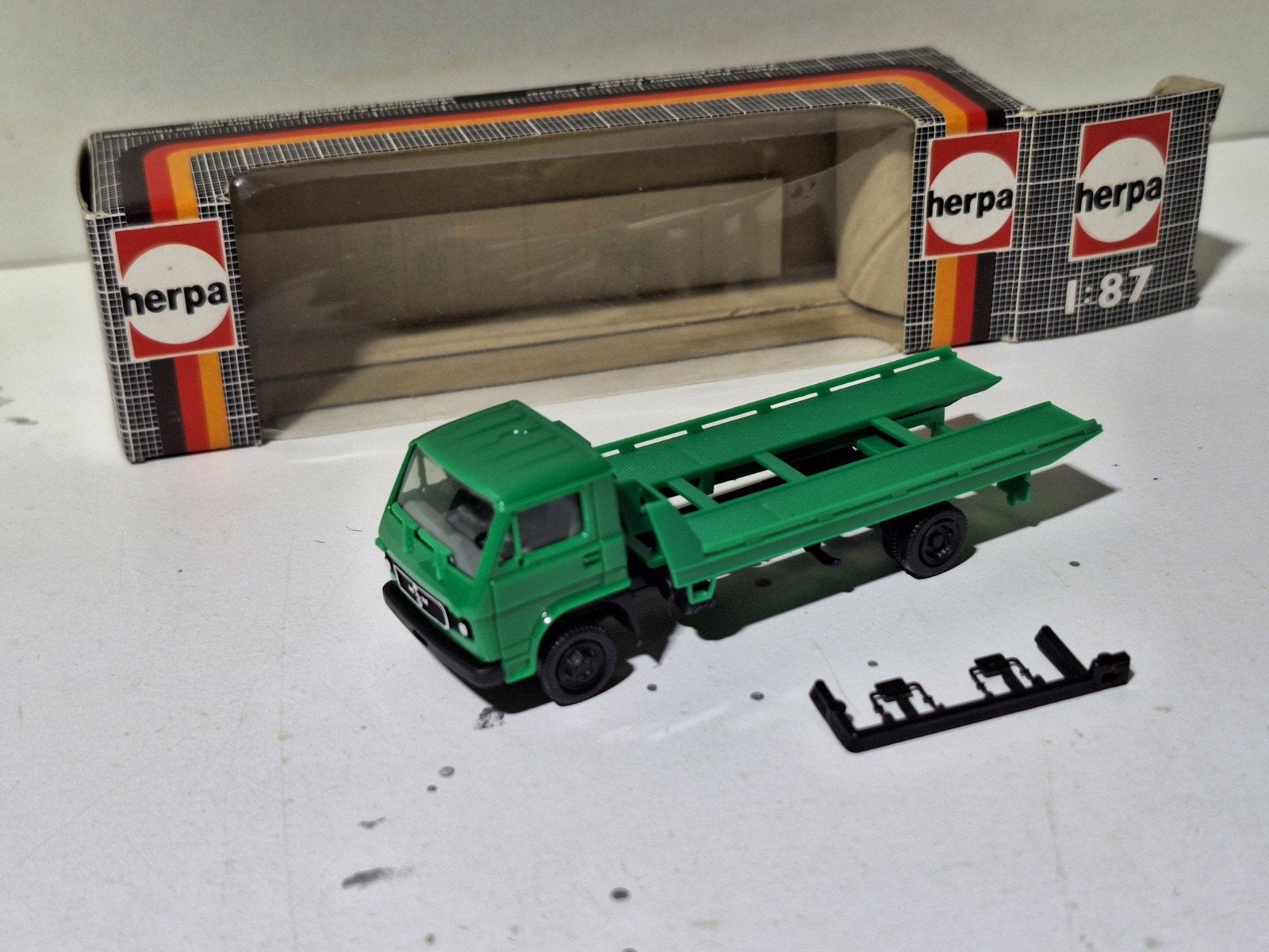 Herpa 1 op 87  MAN oprijwagen, Ophalen of Verzenden, Zo goed als nieuw, Bus of Vrachtwagen, Herpa