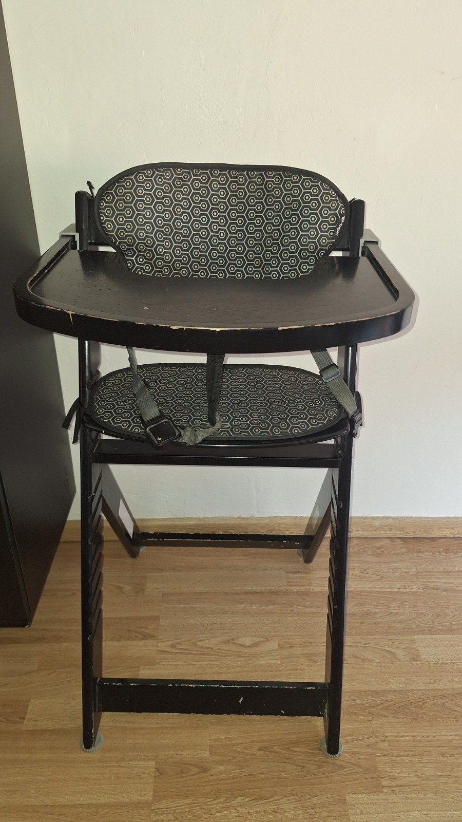 Zwarte stokke kinderstoel met bekleding, Kinderen en Baby's, Ophalen, Gebruikt, Meegroeistoel, Aanschuifbaar