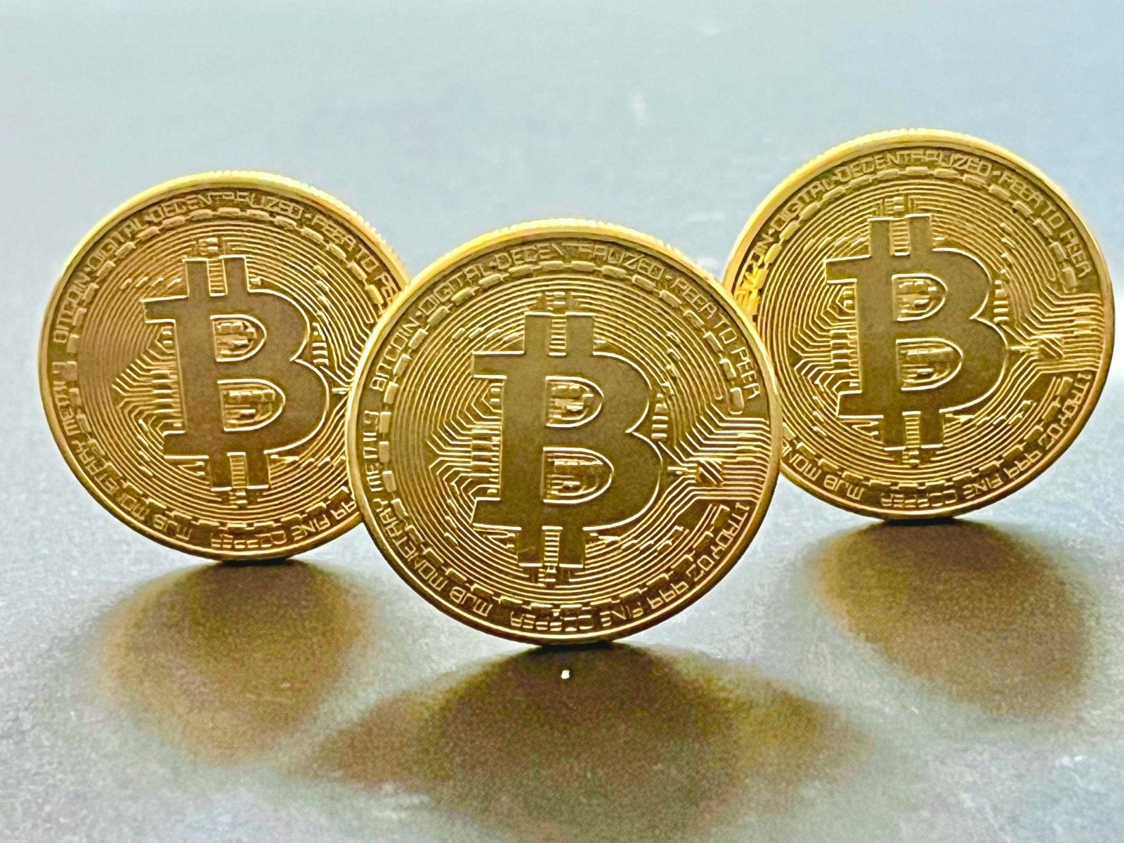 3 x MJB Gold Plated Bitcoin Tokens 2013 - With Capsules, Ophalen of Verzenden, Overige waardes, Losse munt
