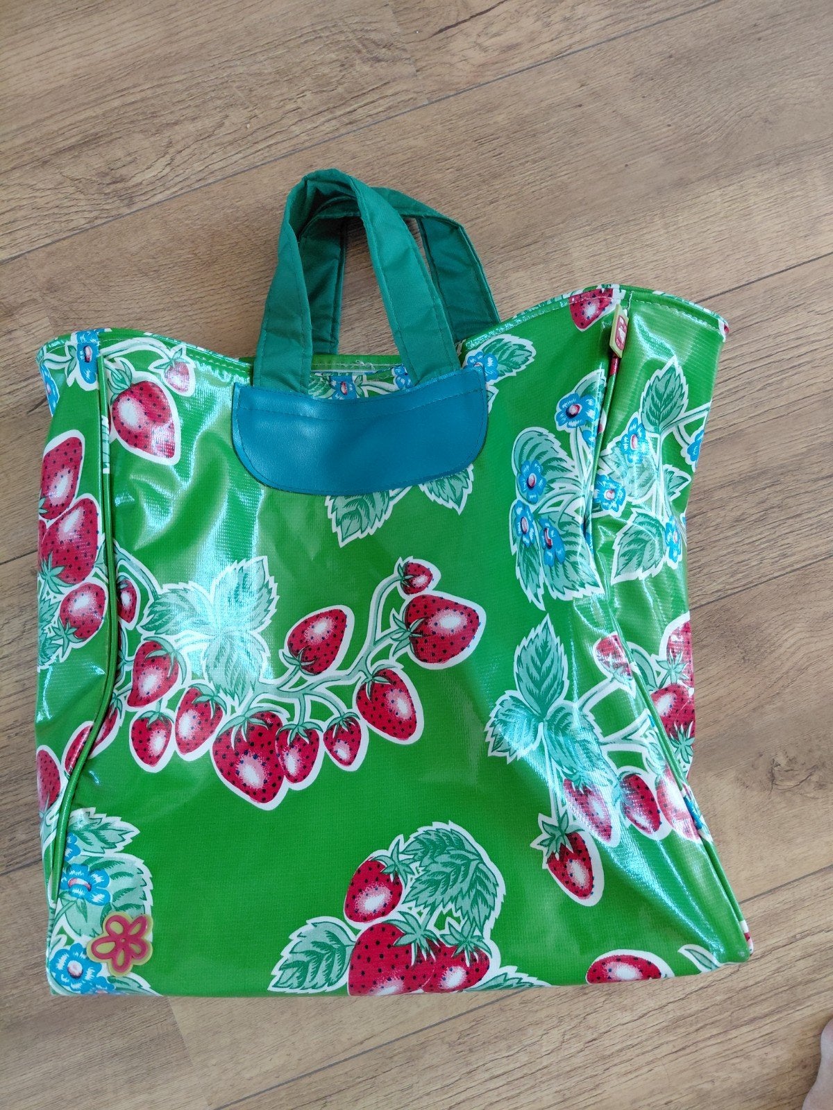 Groene shopper met aardbeienprint - Hecho en Mexico, Ophalen of Verzenden, Gebruikt, Groen, Shopper