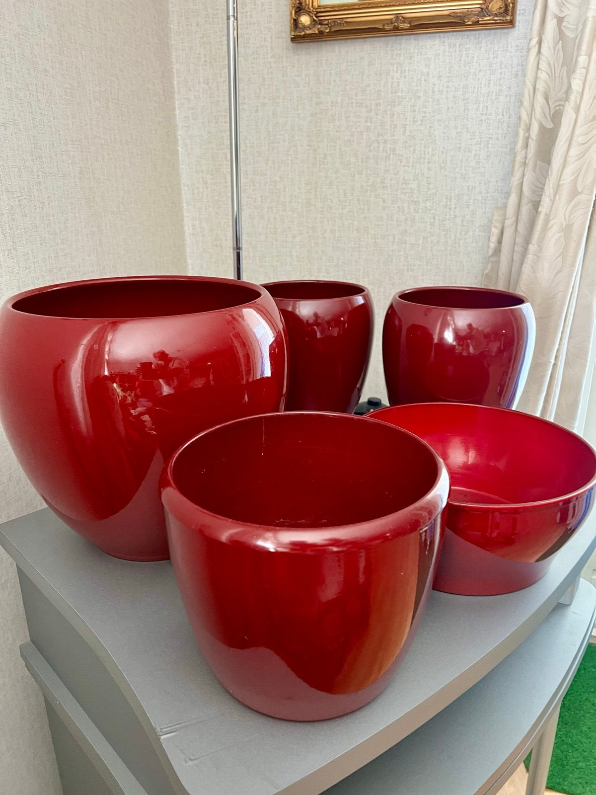 Set van 5 glanzend rode bloempotten, Rond, Binnen, Zo goed als nieuw, Minder dan 40 cm