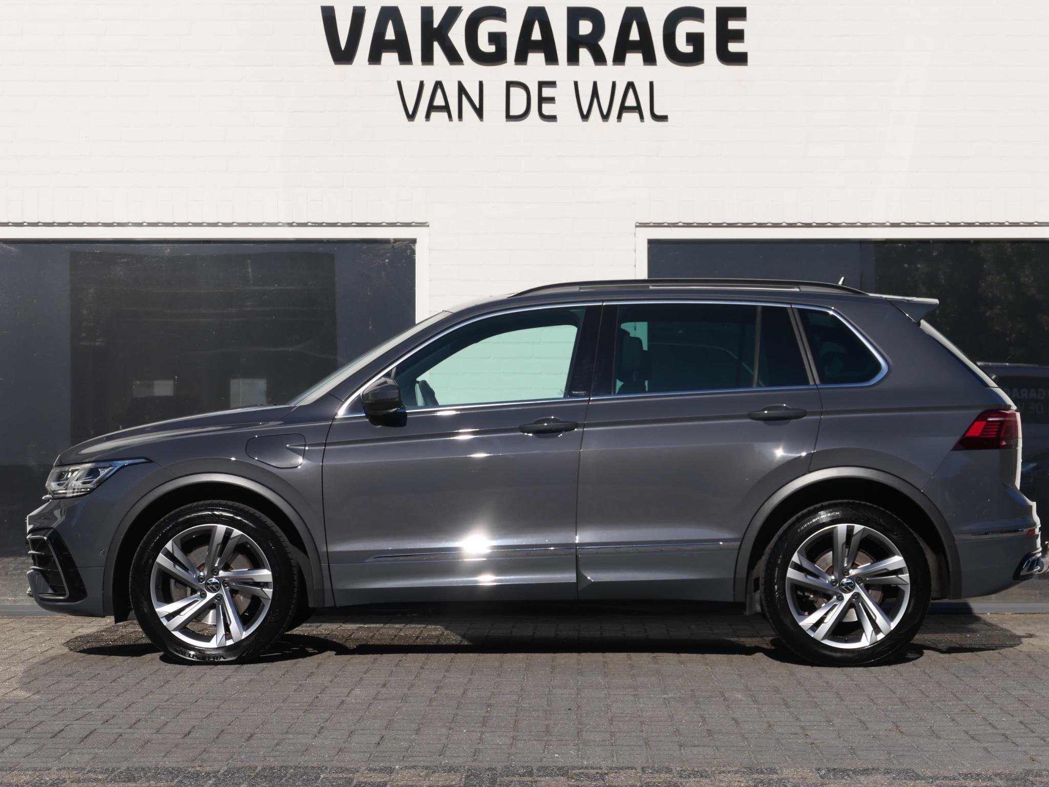 Volkswagen Tiguan 1.4 TSI eHybrid R-Line Business+ | Panoram, Auto's, Stof, Euro 6, Grijs, Hybride Elektrisch/Benzine