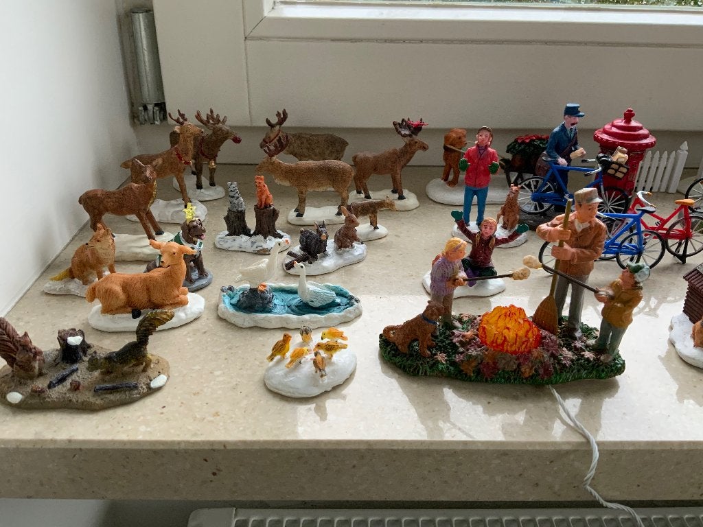 Lemax poppetjes 90 items, Diversen, Ophalen of Verzenden, Zo goed als nieuw