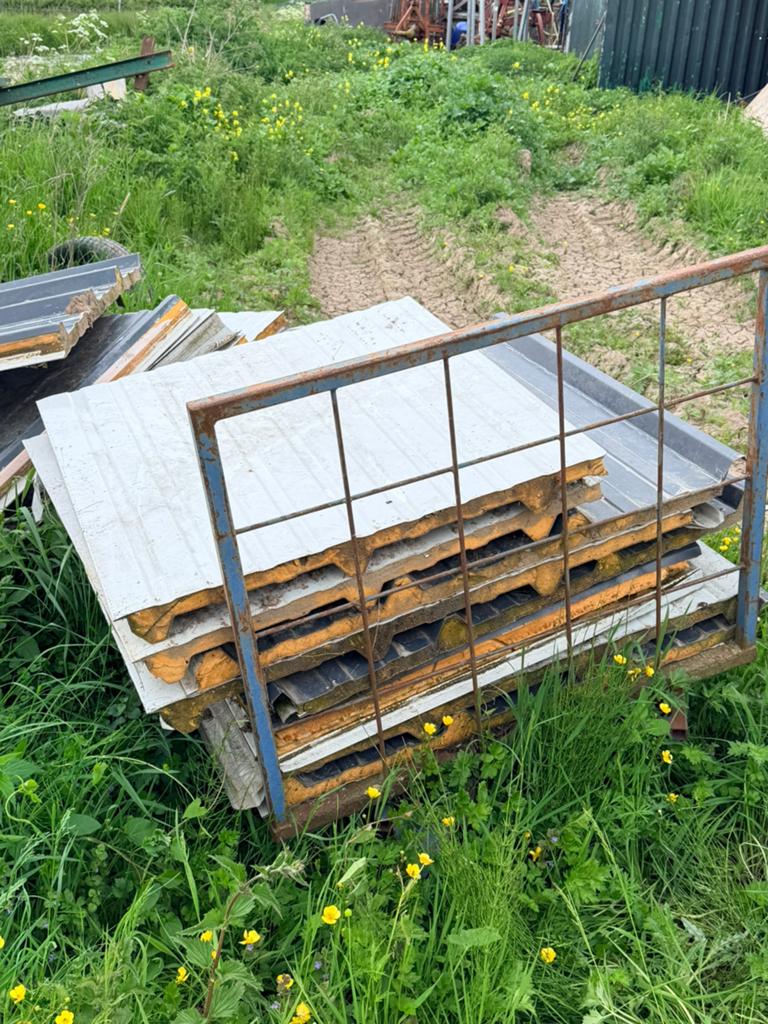 Diverse dak platen en dakpannen, nokpannen, Ophalen, Overige materialen, Overige kleuren, 5 tot 10 m²