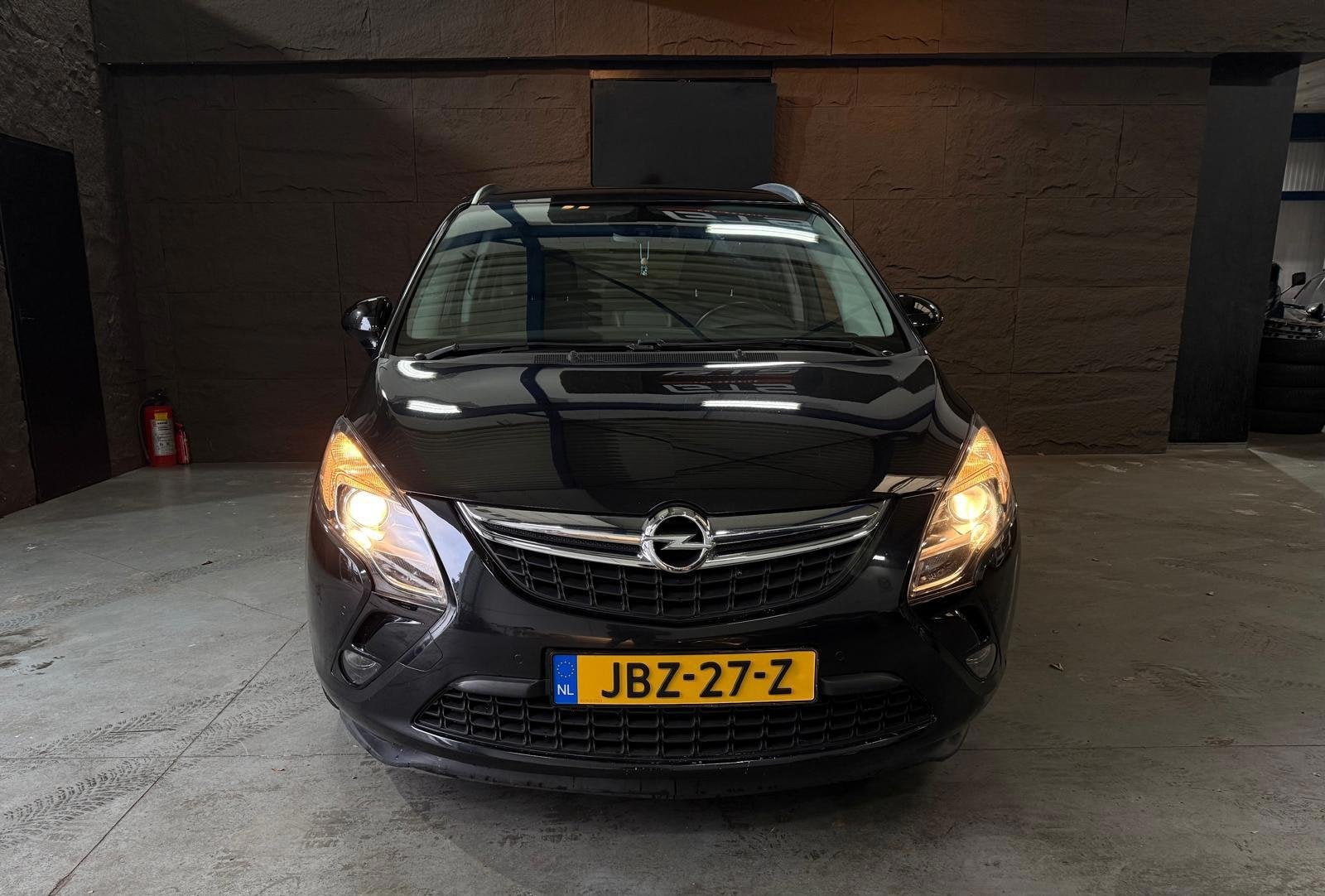 Opel ZAFIRA TOURER 1.4 Edition 7p., Auto's, Euro 5, 4 cilinders, 7 stoelen, Zwart